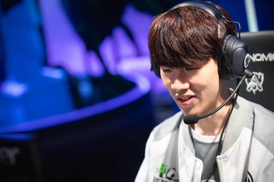 FlyQuest 首先进入了 StarLadder 布达佩斯 Major 2025 第二阶段，而 Rare Atom 被淘汰